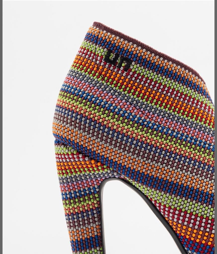 Kleurrijke gebreide enkellaarsjes met hak, Kleding | Dames, Schoenen, Ophalen of Verzenden, Zo goed als nieuw, Overige kleuren