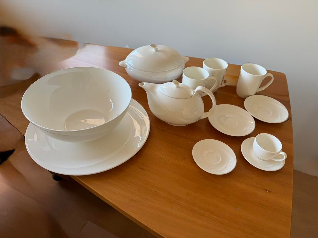 Wedgewood Solar wit 12 losse items gratis ophalen den haag, Ophalen, Porselein, Wedgwood, Bord(en)