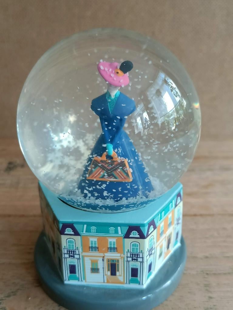 Snowglobe Mary Poppins (Disney), Ophalen of Verzenden, Overige figuren, Beeldje of Figuurtje