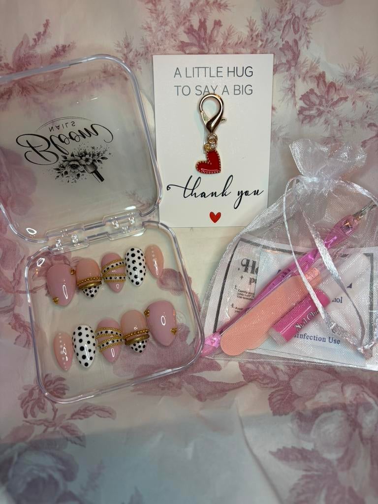 Press on nails, Sieraden, Tassen en Uiterlijk, Uiterlijk | Parfum, Zo goed als nieuw, Verzenden