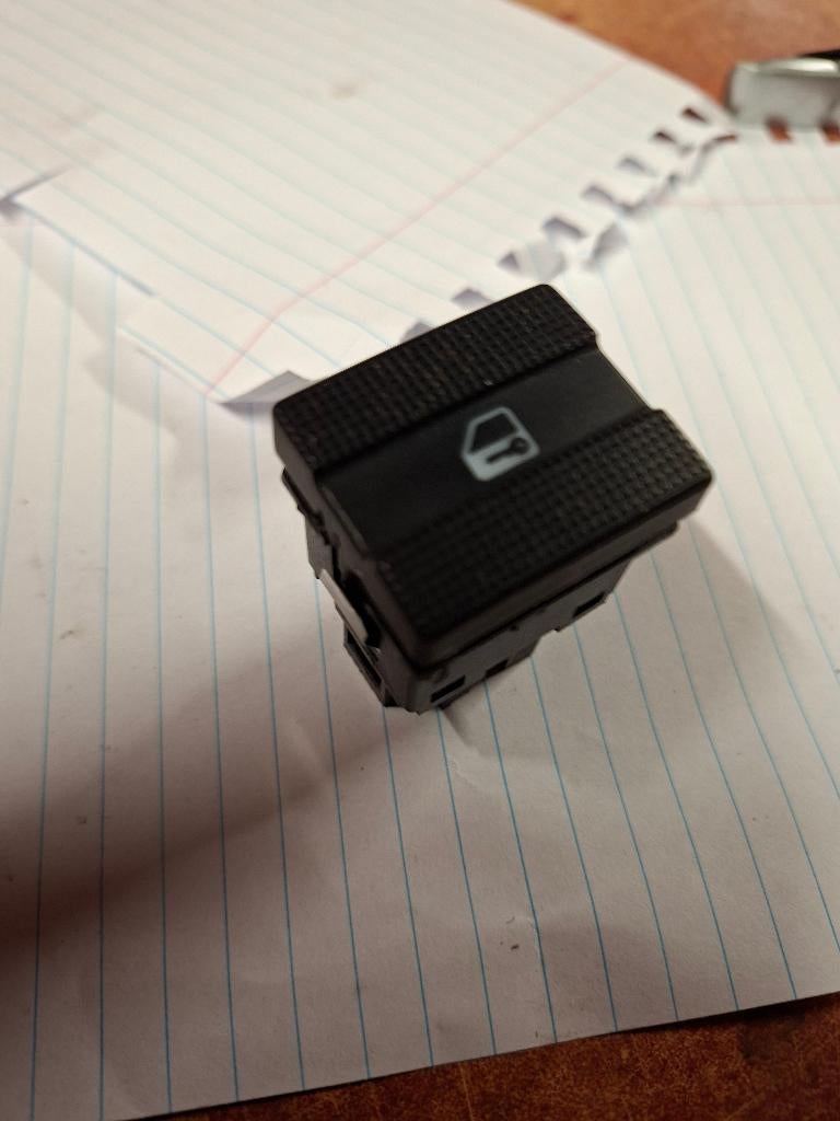 Golf mk3 /cabrio deurvergrendeling schakelaar, Auto-onderdelen, Dashboard en Schakelaars, Volkswagen, Gebruikt, Ophalen of Verzenden