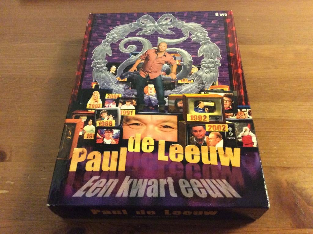 Paul de Leeuw, een kwart eeuw. 1983-2008. 6-dvd box, Vanaf 12 jaar, Ophalen of Verzenden, Gebruikt, Tv-programma of Sketches
