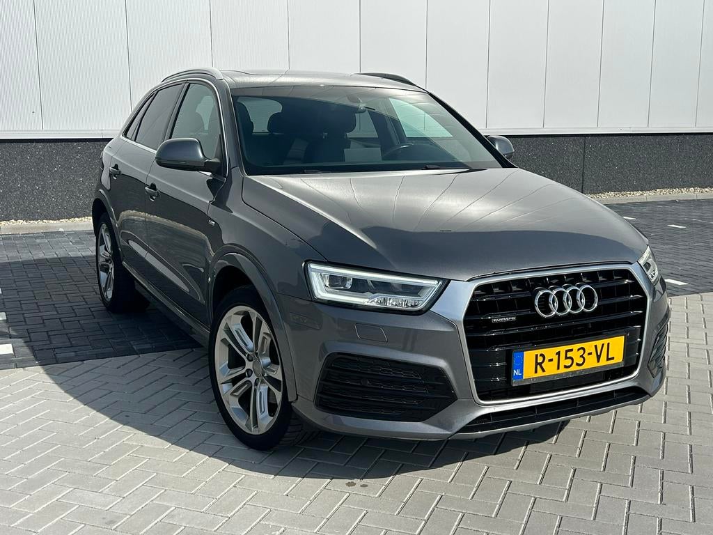 Audi Q3 quattro 2.0 S-line aut, Pano | camera | trekhaak, Auto's, Automaat, Zwart, 2000 kg, Open dak