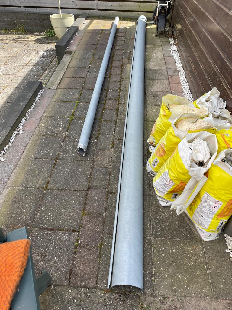 Gratis Regenpijp en goot, Doe-het-zelf en Verbouw, Buizen en Afvoer, Ophalen, Gebruikt, 4 tot 6 meter, Zink