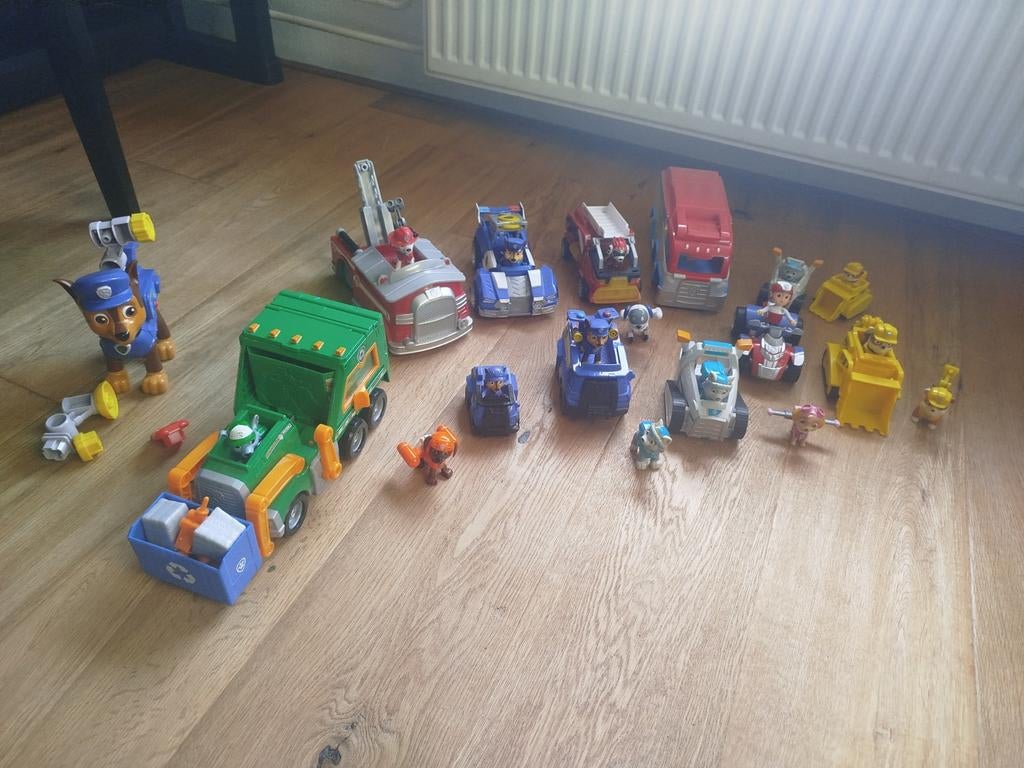 Paw Patrol speelgoedvoertuigen en figuren, Kinderen en Baby's, Speelgoed | Speelgoedvoertuigen, Ophalen, Gebruikt