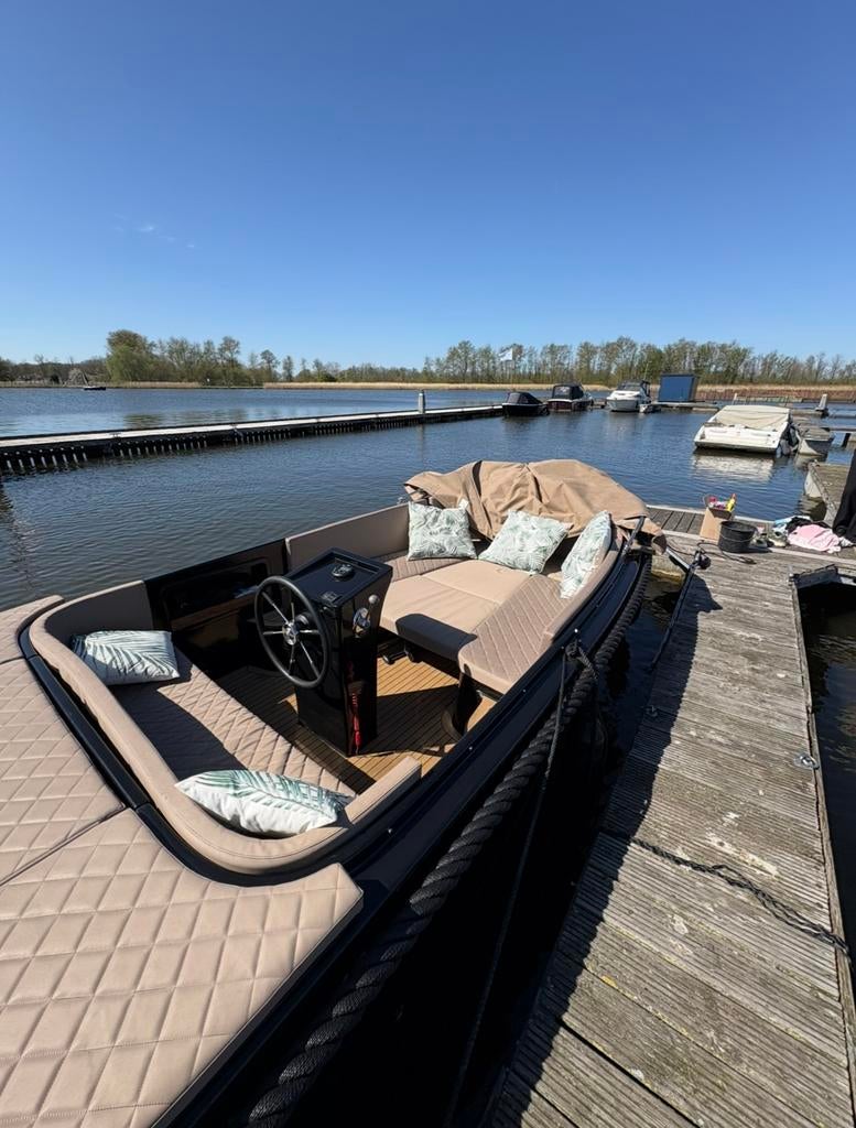 TendR 600 Zwart/beige – Vaarklaar – €22.500, Watersport en Boten, Sloepen, Ophalen, 10 tot 30 pk, Zo goed als nieuw, 3 tot 6 meter