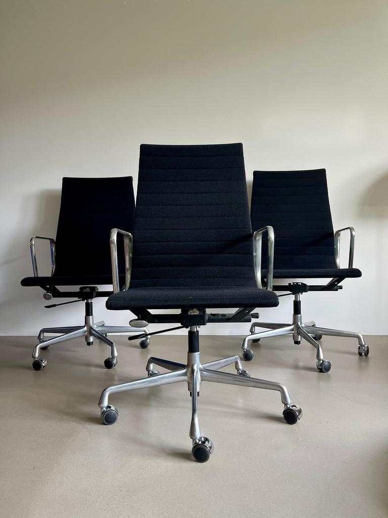 Vitra eames ea119 8 stuks beschikbaar, Ophalen, Ergonomisch, Zo goed als nieuw, Zwart