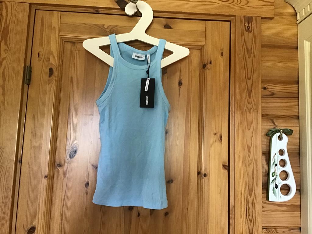 Top blauw zonder mouw weekday S ktoen nieuw, Blauw, Nieuw, Ophalen of Verzenden, Maat 36 (S)
