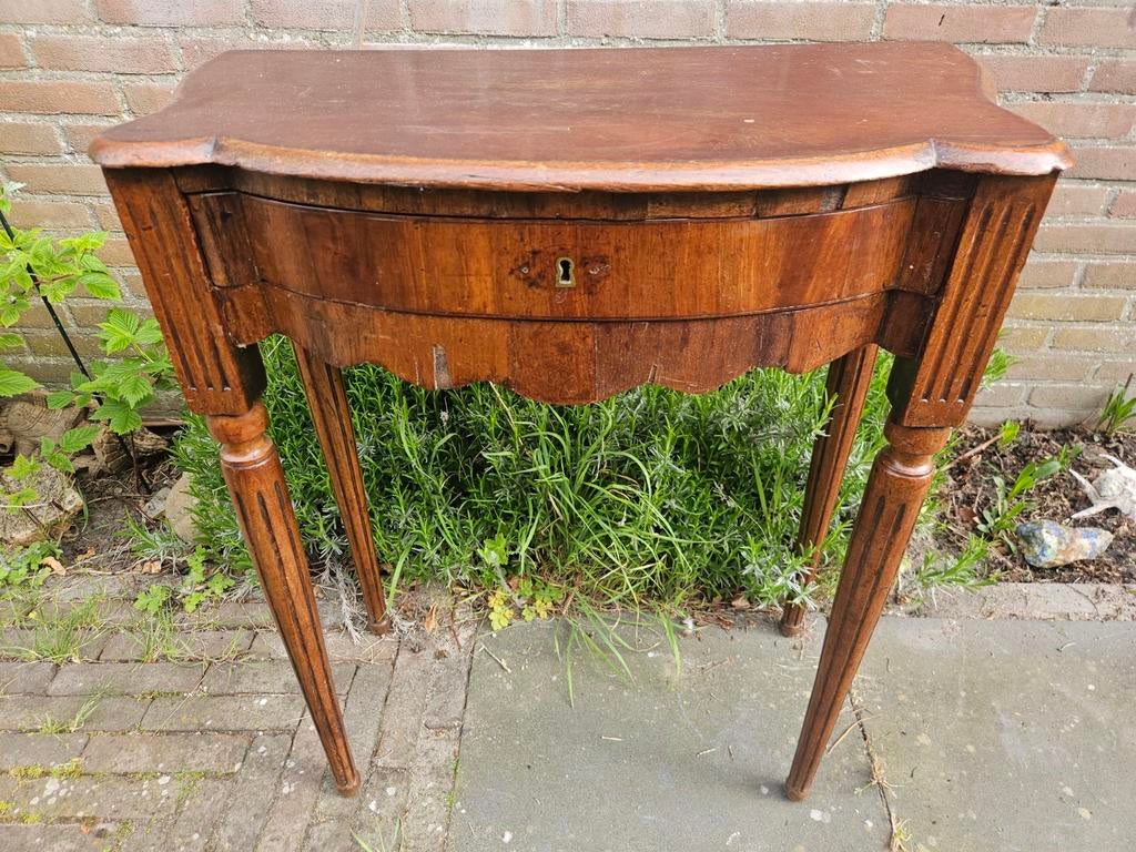 Antieke houten wandtafel / bijzettafel met lade, Ophalen