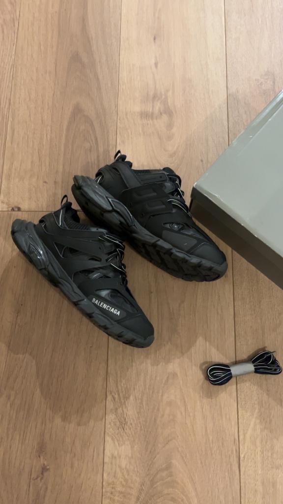 Balenciaga Tracks Black, Zwart, Ophalen of Verzenden, Sneakers of Gympen, Zo goed als nieuw