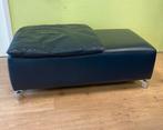 Leolux poef van donkerblauw leer met bijbehorend kussen, Ophalen, Gebruikt, Leer, Rechthoekig