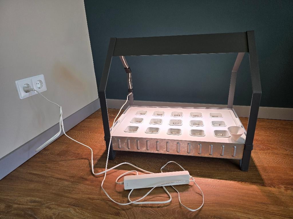 Kweekkast IKEA KRYDDA met verlichting en waterreservoir, Tuin en Terras, Kweekspullen, Ophalen, Gebruikt, Kweekbak