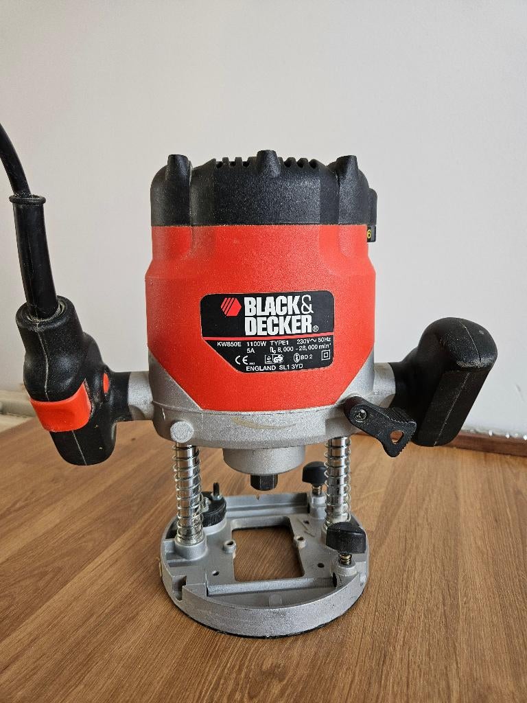 Bovenfrees Black&Decker KW850E 1100 watt, Gebruikt, Ophalen of Verzenden, Bovenfrees, Black en Decker