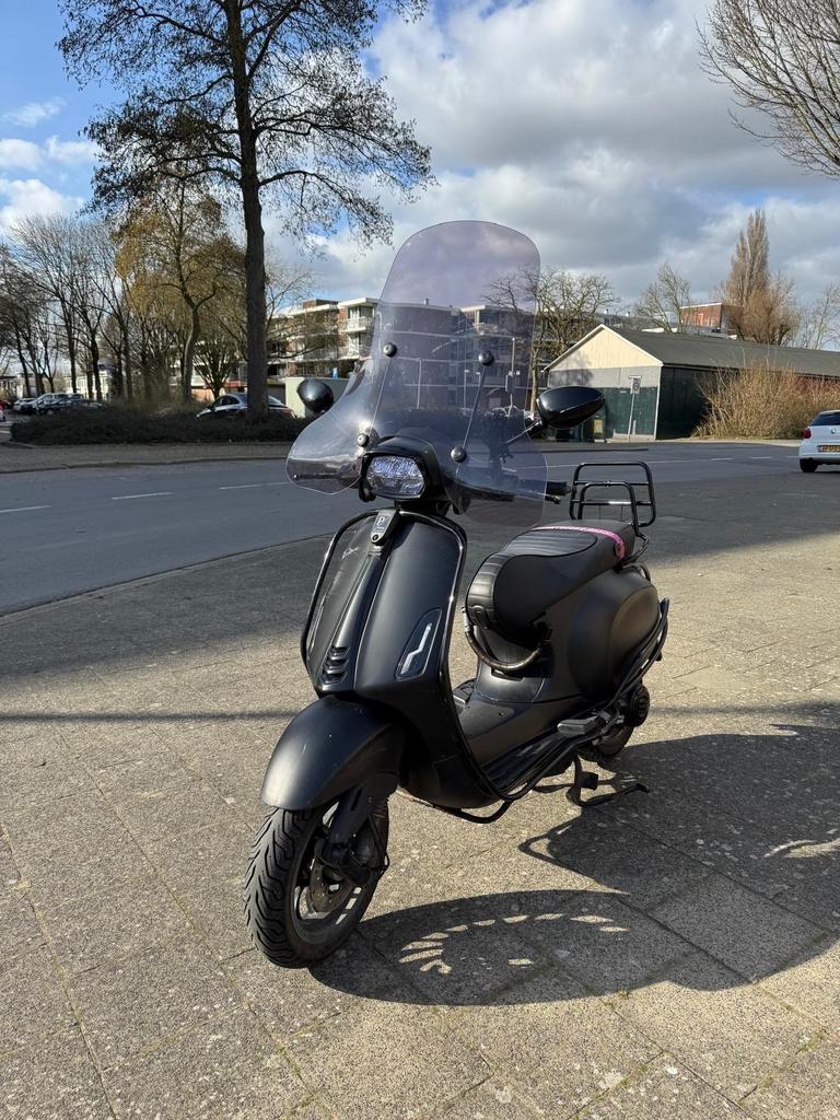 Nette Vespa Sprint 80cc - Mat Zwart, Gebruikt, Overige modellen, Maximaal 45 km/u, Ophalen of Verzenden