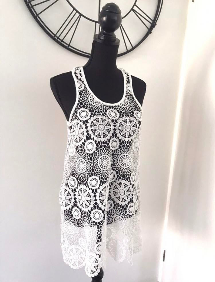 Witte gehaakte jurk zonder mouwen one size, Kleding | Dames, Tops, Maat 38/40 (M), Wit, Ophalen of Verzenden, Zo goed als nieuw