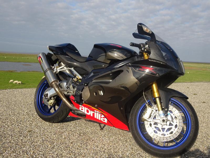 Aprillia rsv factory 1000r, Ophalen