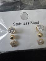 Set van 3 paar gouden kleur oorbellen, Sieraden, Tassen en Uiterlijk, Oorbellen, Met kristal, Overige materialen, Nieuw, Ophalen of Verzenden