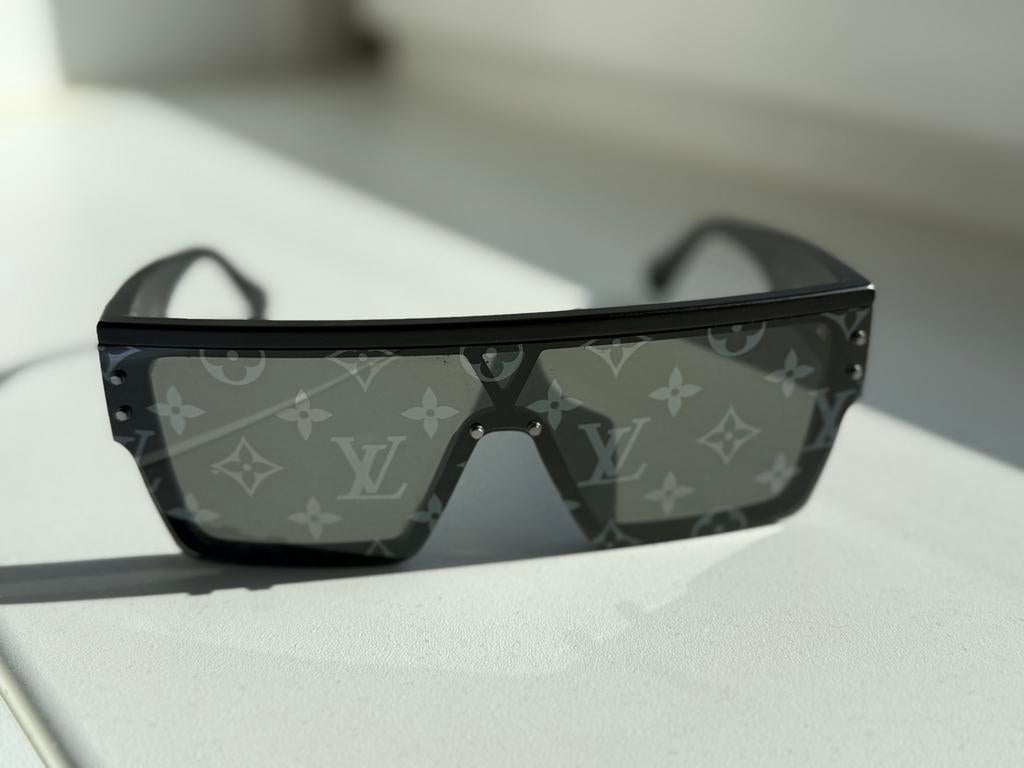 Louis Vuitton Zonnebril (model Waimea), Ophalen of Verzenden, Zo goed als nieuw, Zwart, Overige merken