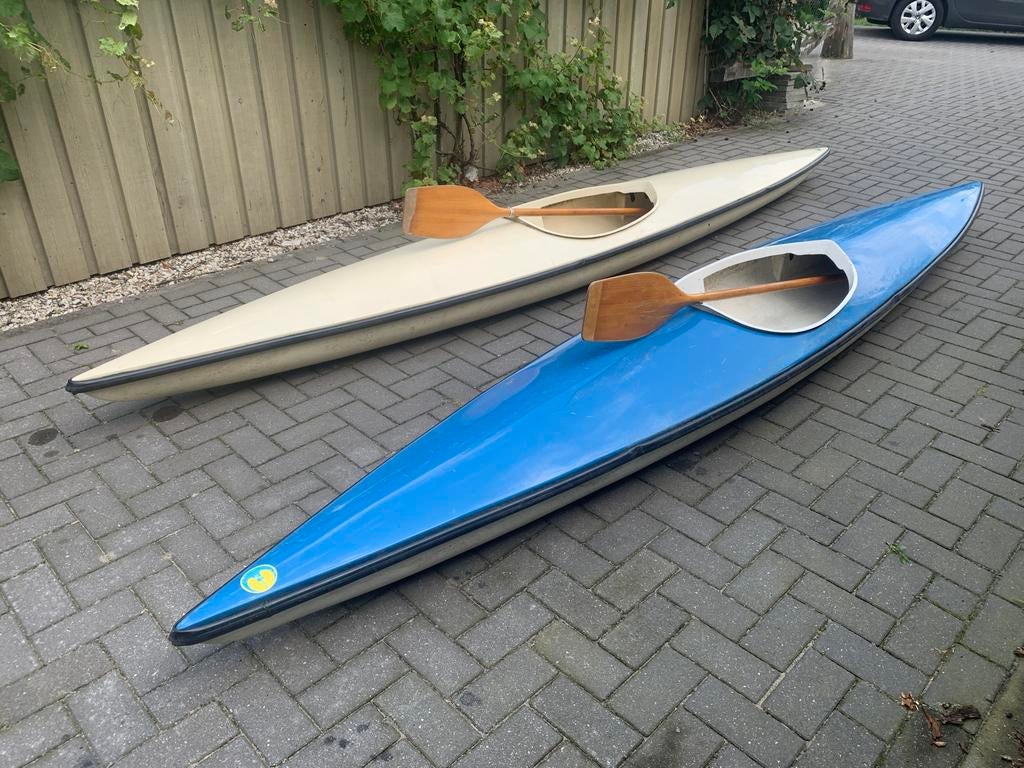 2 Klassieke polyester kajaks met peddels en spatschermen, Ophalen of Verzenden, Gebruikt, 1-persoons