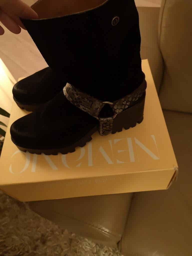 Nemonic stoere enkellaarsjes., Zwart, Lage of Enkellaarzen, Nieuw, Ophalen of Verzenden