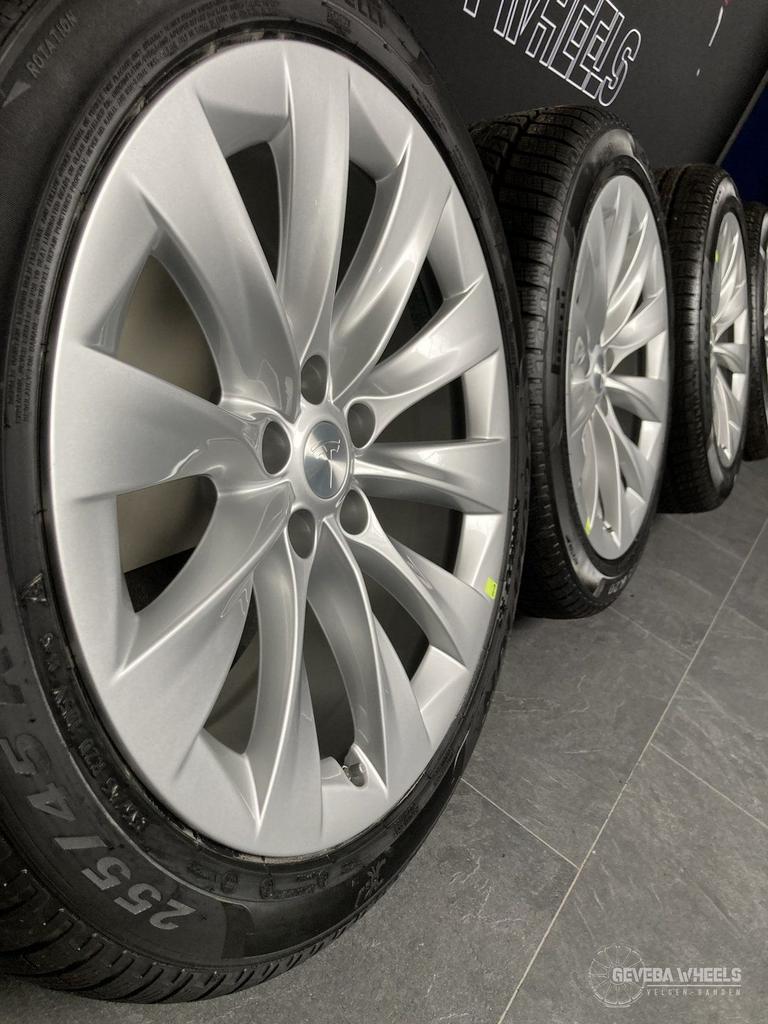 20” originele Tesla Model X velgen winterbanden NIEUW 5x120, Auto-onderdelen, Banden en Velgen, Gebruikt, 255 mm, -, -