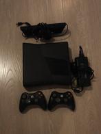 Xbox 360 S 4GB met Kinect Sensor en 2 controllers, Spelcomputers en Games, Met kinect, Met 2 controllers, Ophalen of Verzenden