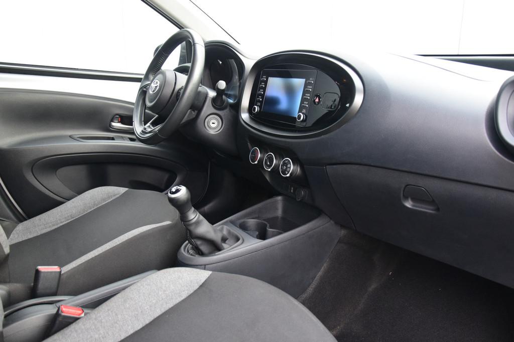 Toyota Aygo X 1.0 VVT-i MT Play Audio/Camera Airco Cruise, Auto's, Toyota, Stof, Gebruikt, 920 kg, Handgeschakeld