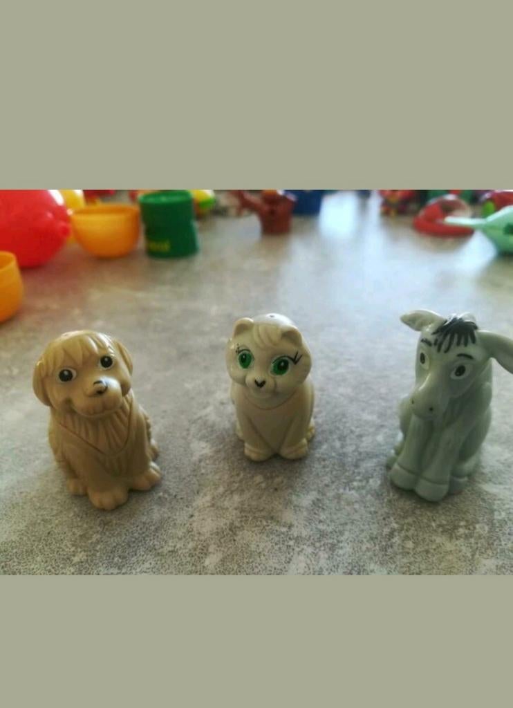 Verzameling figuurtjes van de Ferrero surprise eieren., Ophalen of Verzenden, Zo goed als nieuw