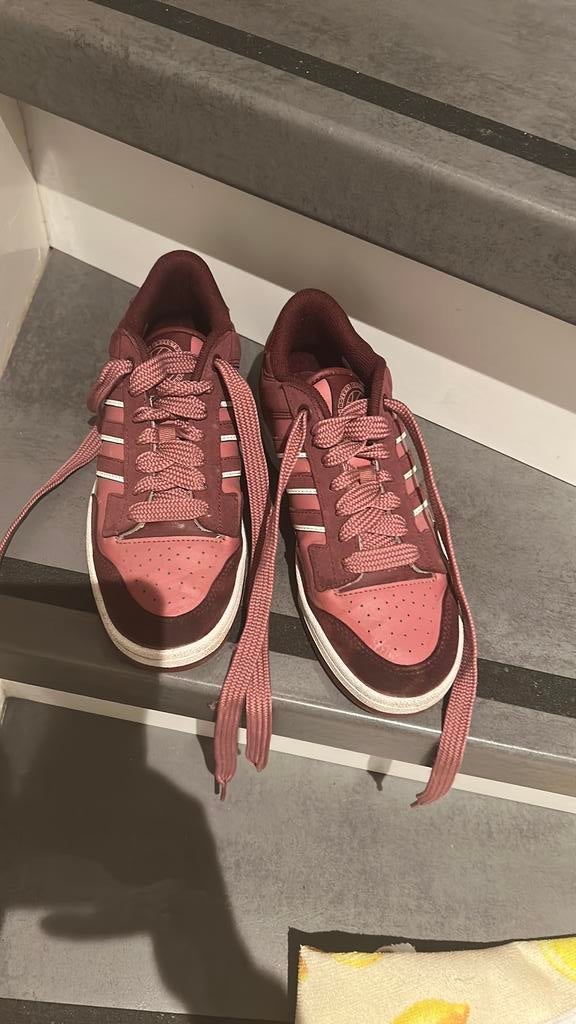 Adidas rood maat 38, Kinderen en Baby's, Kinderkleding | Schoenen en Sokken, Jongen of Meisje, Schoenen, Nieuw, Ophalen of Verzenden
