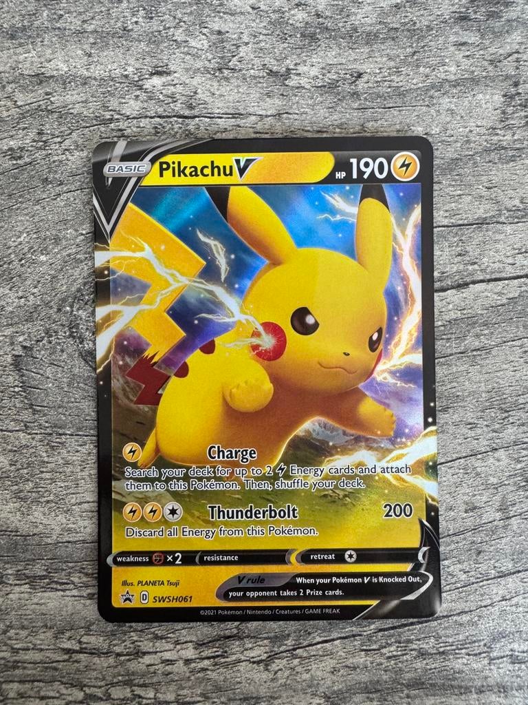 Pikachu V SWSH061 Black star Promos, Ophalen of Verzenden, Zo goed als nieuw, Losse kaart
