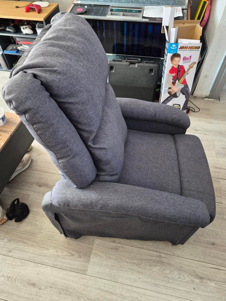 Zo goed als nieuwe TV lounge stoel met voetensteun, Huis en Inrichting, Fauteuils, Ophalen