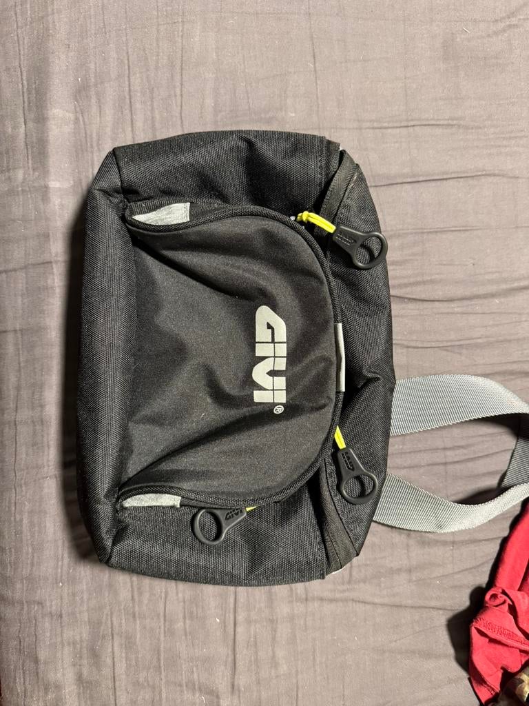 Givi tasje, Motoren, Accessoires | Koffers en Tassen, Ophalen, Zo goed als nieuw