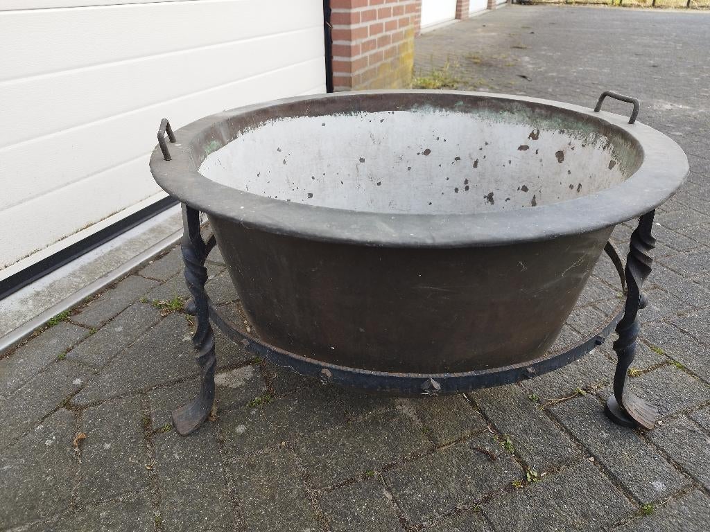 Koperen bloembak, Ophalen, Overige materialen, Gebruikt, Rond