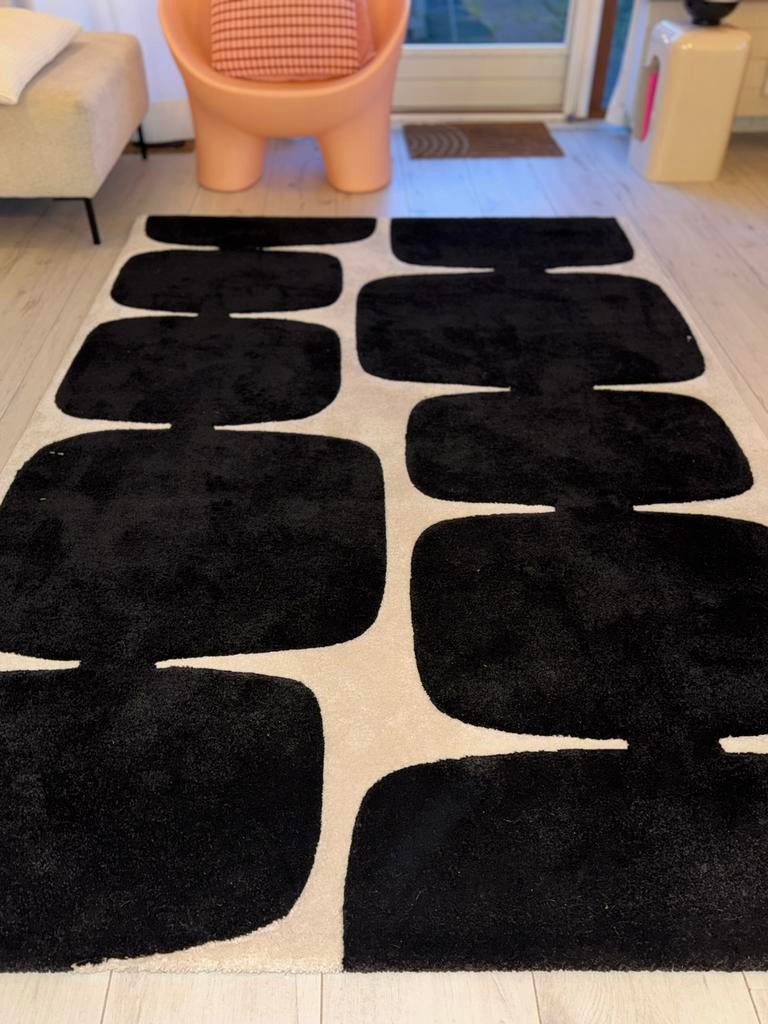 Zo goed als nieuw vloerkleed van Kwantum, Huis en Inrichting, Ophalen, Zwart, 150 tot 200 cm, 200 cm of meer