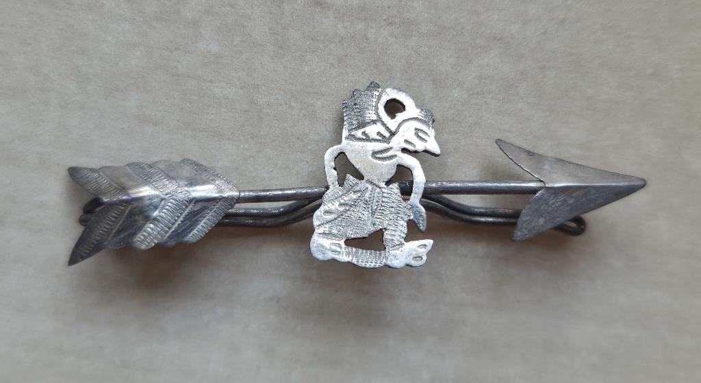 Zilveren Dasspeld Indonesië 800 Zilver Wajang poppetje, Gebruikt, Niet vindbaar, Niet vindbaar, Speldje of Pin