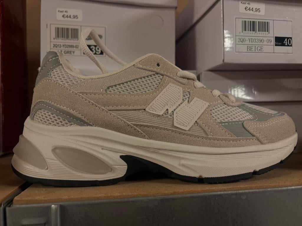 dames Sneakers nieuw!, Kleding | Dames, Schoenen, Ophalen of Verzenden