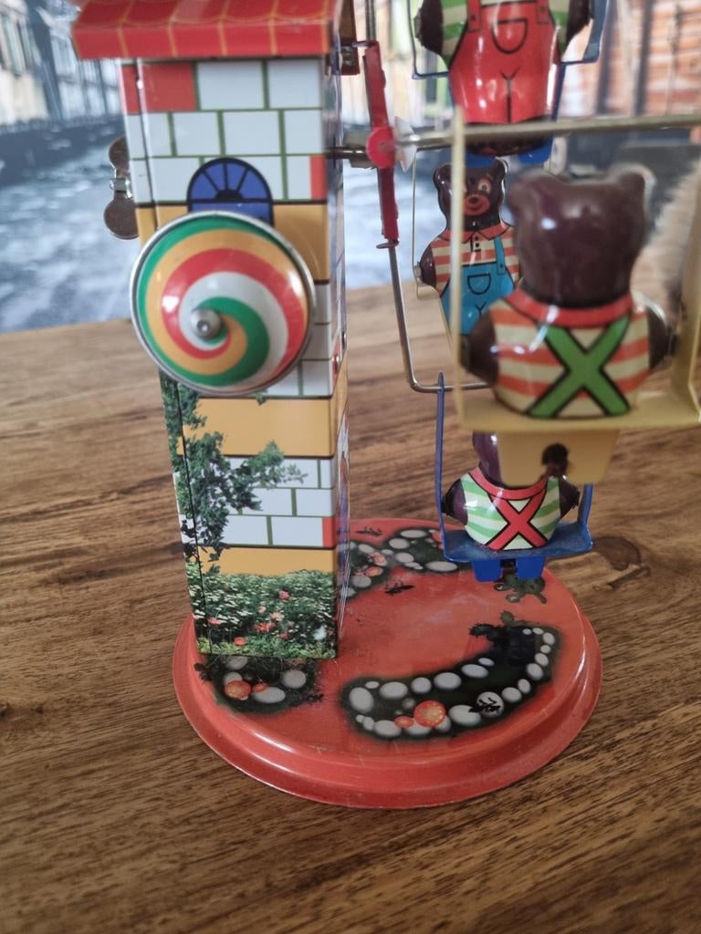 Vintage blikken kermisattractie met draaiende beren, Antiek en Kunst, Antiek | Speelgoed, Ophalen of Verzenden