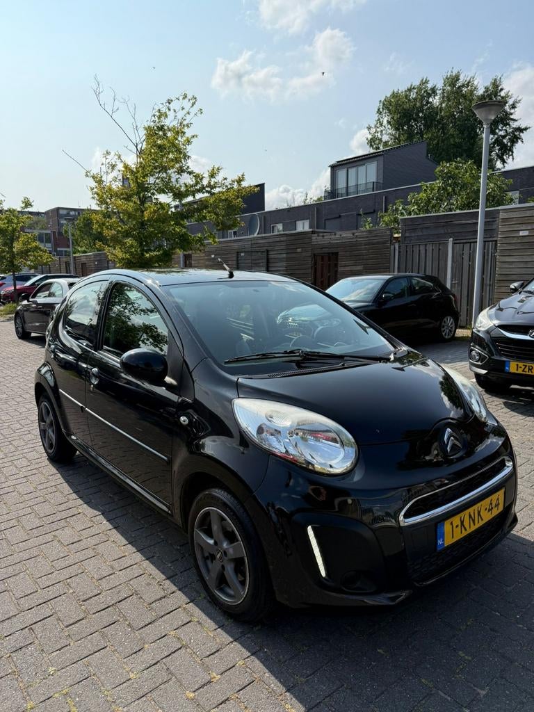 Citroën C1 1.0i 68PK 5D 2013 Zwart, Auto's, Voorwielaandrijving, 4 stoelen, C1, Origineel Nederlands