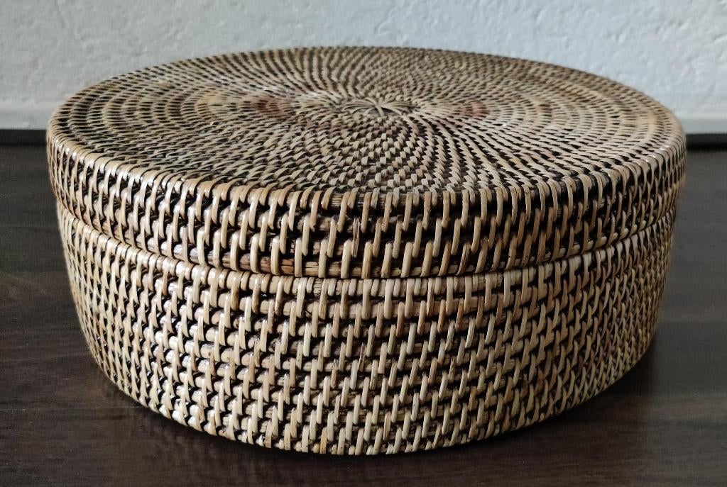 Birma rieten ronde doos of mand met deksel, Mand, Rond, Ophalen of Verzenden, Zo goed als nieuw