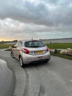 Peugeot 208 1.4 VTI 70KW/95PK 3-D 2012 Grijs, Voorwielaandrijving, Zwart, Leder en Stof, Parkeersensor