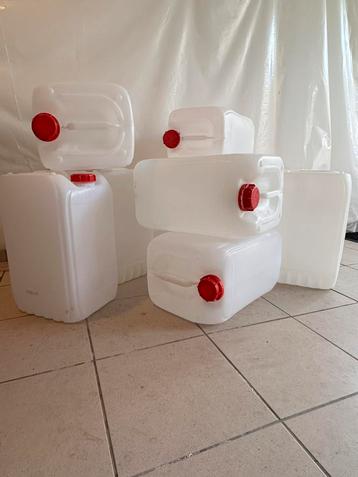 Jerrycans waterkan benzinekan 25 liter SCHOON beschikbaar voor biedingen