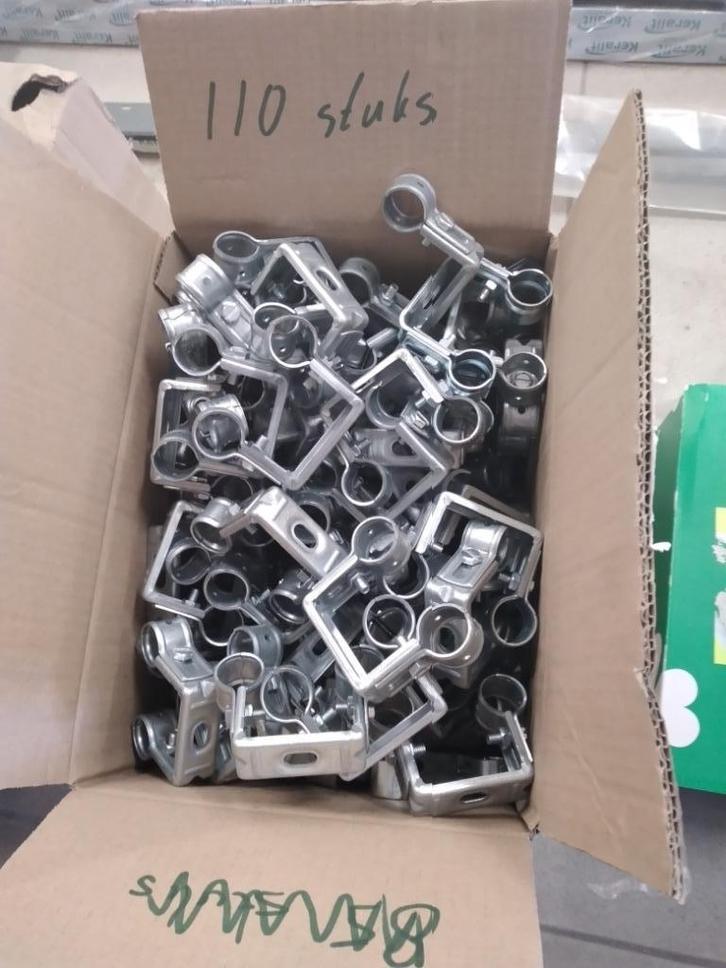 Pijpbeugels,110 stuks, 22mm, Doe-het-zelf en Verbouw, IJzerwaren en Bevestigingsmiddelen, Zo goed als nieuw, Overige typen, Minder dan 50 mm