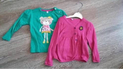 Roze vest en groen shirt in maat 86, Kinderen en Baby's, Babykleding | Maat 86, Gebruikt, Meisje, Truitje of Vestje, Ophalen