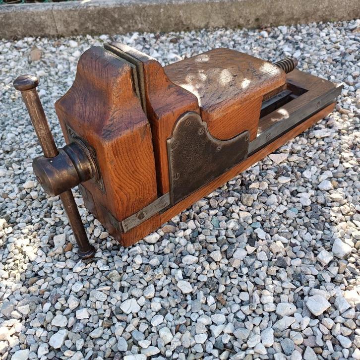FRENCH CARVERS BENCH VISE VISE  ORIGINAL PATINA 1900, Antiek en Kunst, Antiek | Gereedschap en Instrumenten, Verzenden