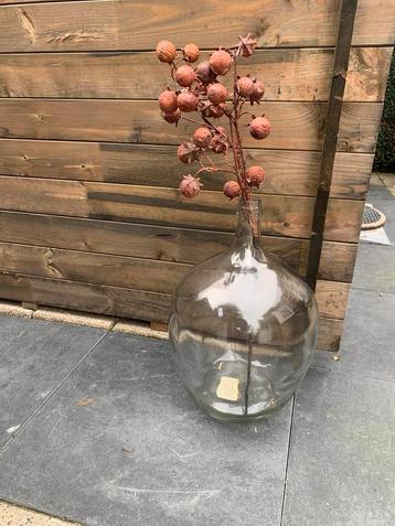 Glazen  fles 51 cm hoog 31 cm doorsnee beschikbaar voor biedingen
