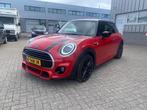 MINI Mini 1.5 Cooper Classic (bj 2021, automaat), 136 pk, Gebruikt, Euro 6, 4 stoelen