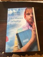 James Levine - Het blauwe schriftje, Boeken, Gelezen, Ophalen of Verzenden, Nederland, James Levine