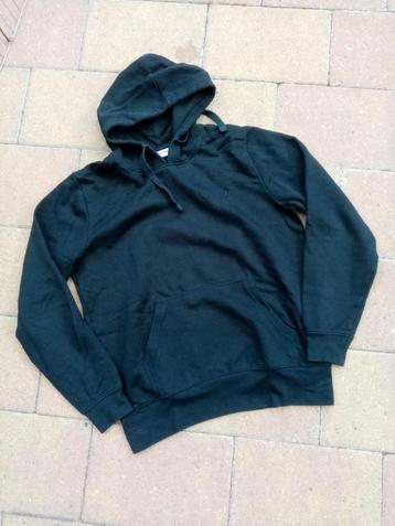 Zwarte hoodie maat S beschikbaar voor biedingen
