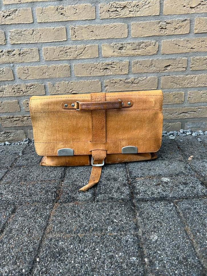 Vintage Leren Boekentas, Sieraden, Tassen en Uiterlijk, Tassen | Schoudertassen, Gebruikt, Overige merken, Bruin, Leer, Ophalen