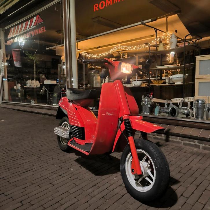 benelli bella 25 op blauw kenteken, Fietsen en Brommers, Scooters | Overige merken, Gebruikt, Ophalen